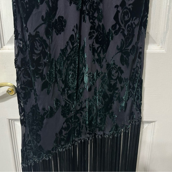 Tahari dress black and green velvet size unknown fits small - Picture 9 of 11